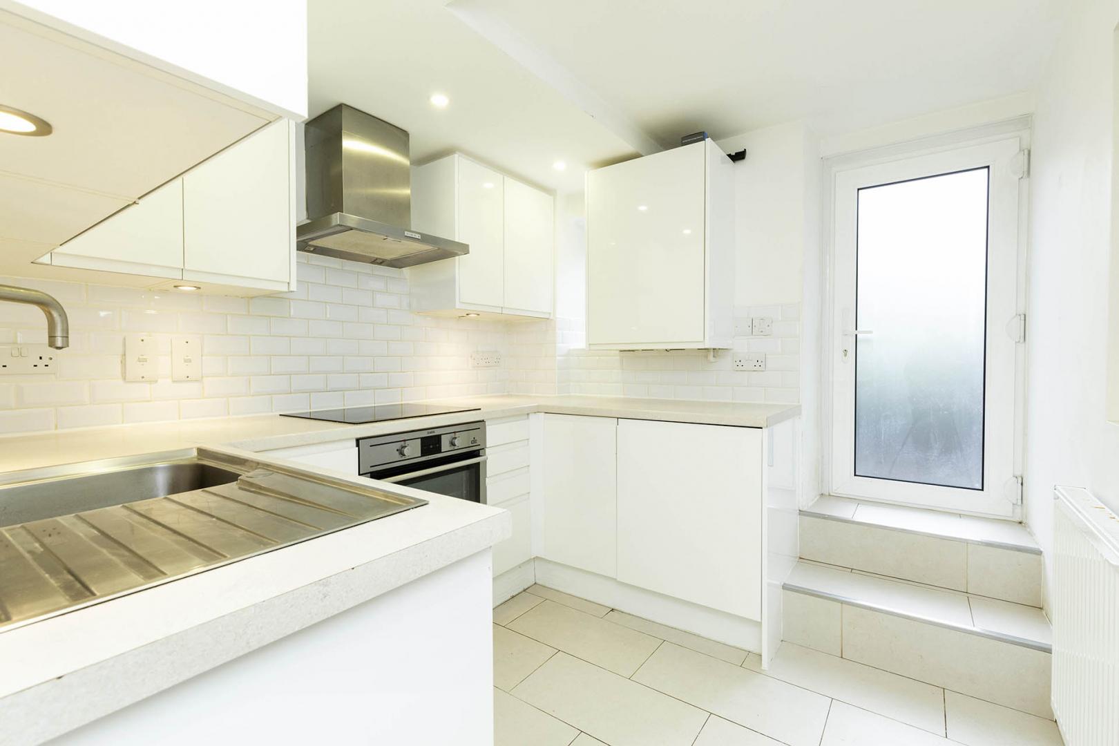 			2 Bedroom, 1 bath, 1 reception Flat			 Fairhazel Gardens, South Hampstead